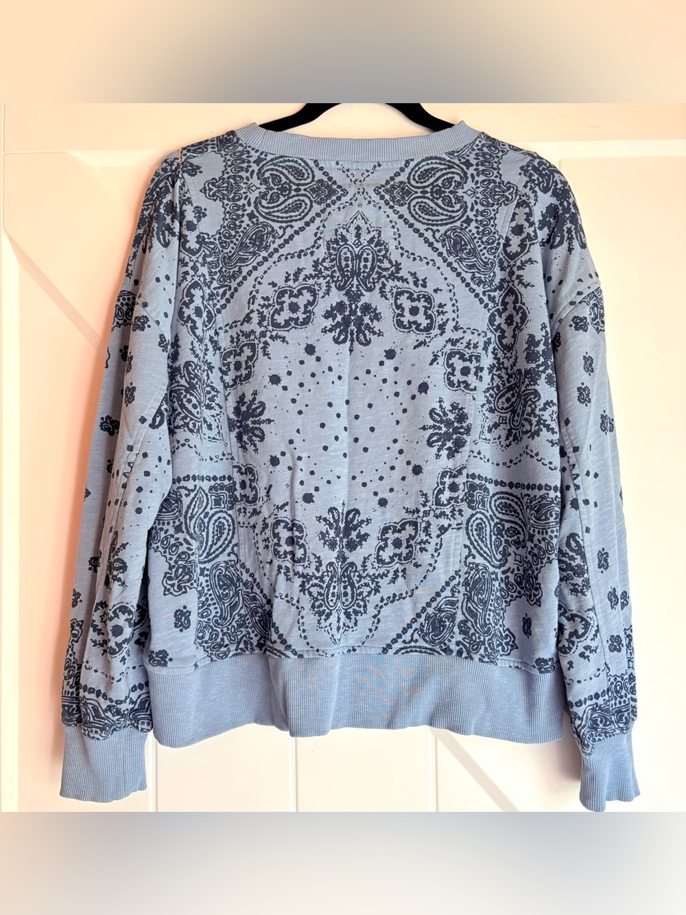 Sundance Paisley Bandana Print Sweatshirt Raw Hem Blue Large - Picture 5 of 6